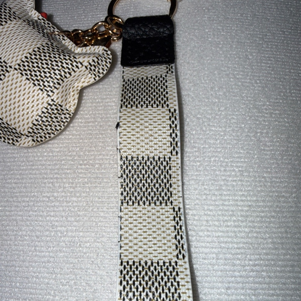 Luxury Beige & Black Checkered Board Hello Kitty Keychain/Purse Charm - Picture 7 of 7